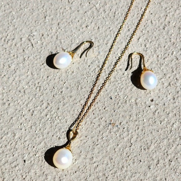 14K Yellow Gold Elegant Pearl Necklace and Earrings Jewelry Set with box - Picture 1 of 5
